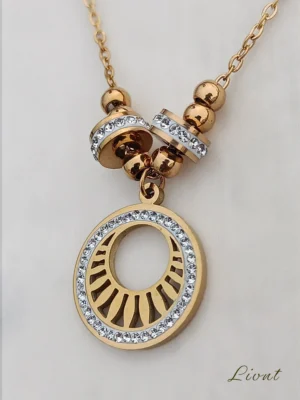 LIVNT Halo Necklace close-up – crystal halo pendant with 18K gold plating on stainless steel